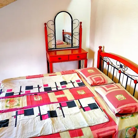 In The Heart Of Apartment Warna